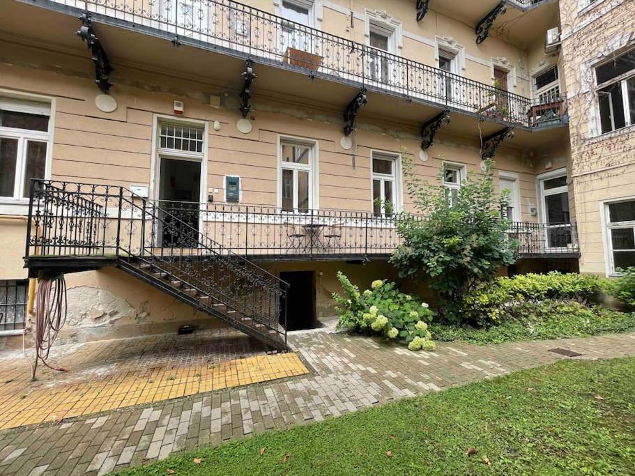Knezits Spacious Ac Terrace Free Parking Budapeste Exterior foto